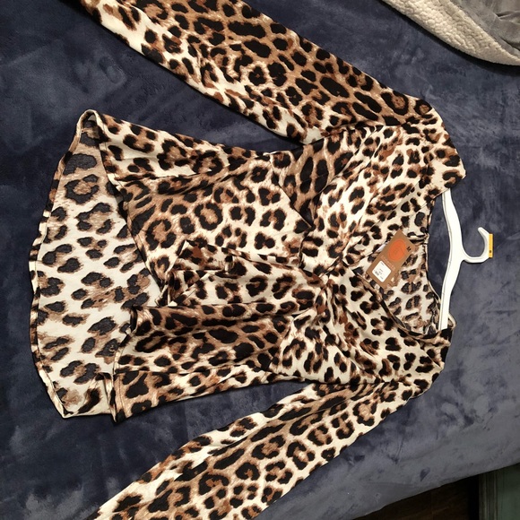 Super chic and sexy leopard print peplum blouse - Picture 5 of 5